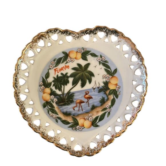 2 Vintage Heart Shaped Florida Flamingo Palm Tree Souvenir Plate Trinket Dish - Picture 3 of 4